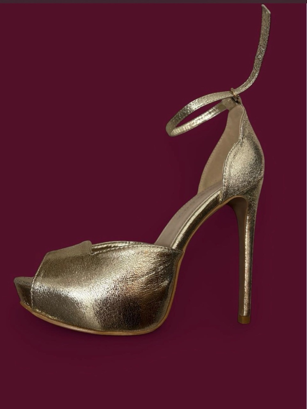 Weeboo Gold Metallic 5” Stiletto Platform Heels – Size 7